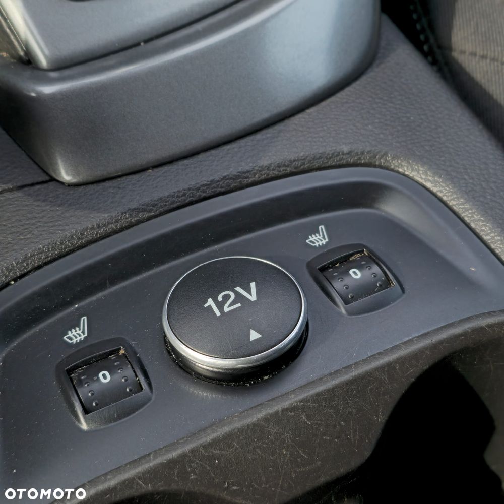 Ford Focus 1.0 EcoBoost Titanium - 25