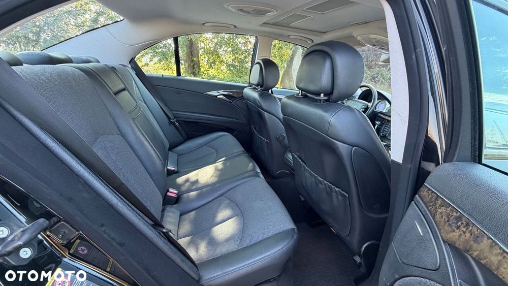 Mercedes-Benz Klasa E 220 CDI Automatik Avantgarde BusinessEDITION - 27