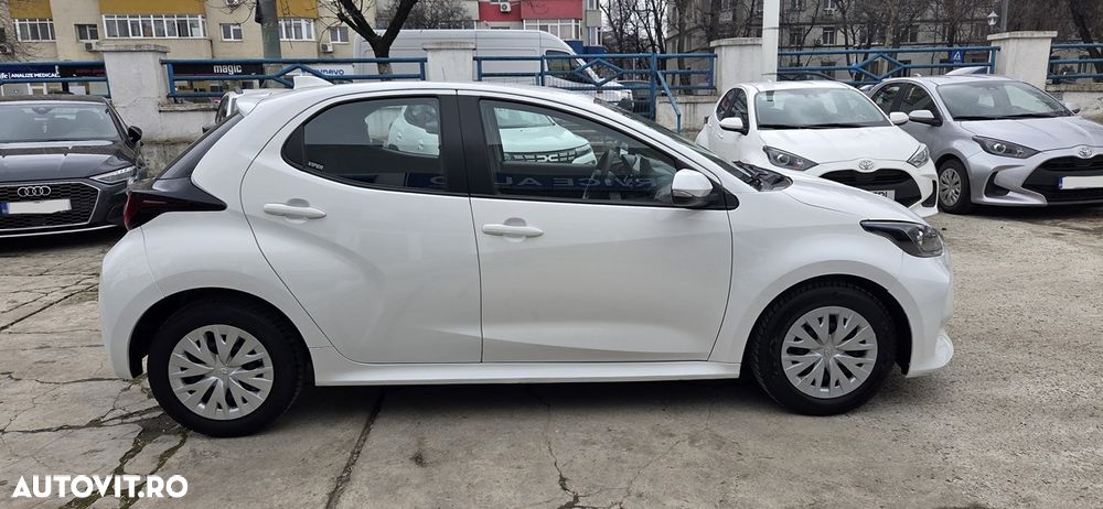 Toyota Yaris 1.0 L Eco - 8