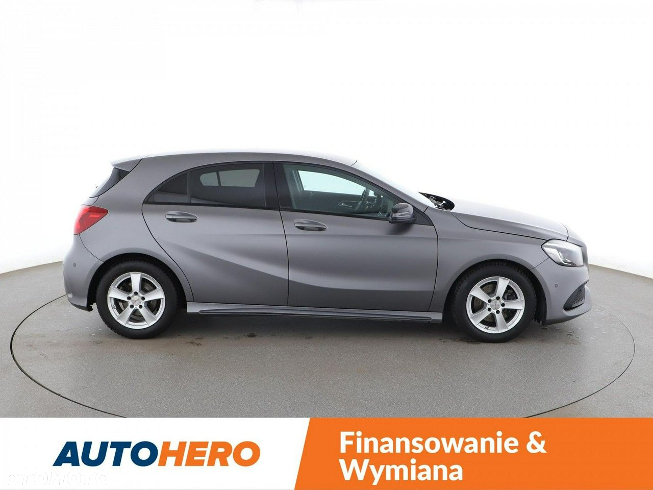 Mercedes-Benz Klasa A 180 (BlueEFFICIENCY) 7G-DCT AMG Sport - 9