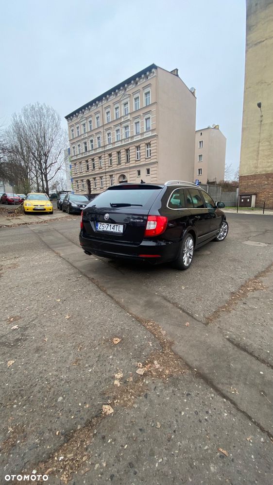Skoda Superb 2.0 TDI DSG FAMILY - 6