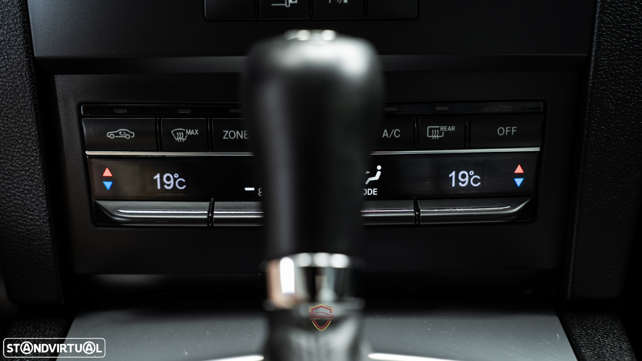 Mercedes-Benz E 220 CDi Avantgarde BlueEfficiency Auto - 27