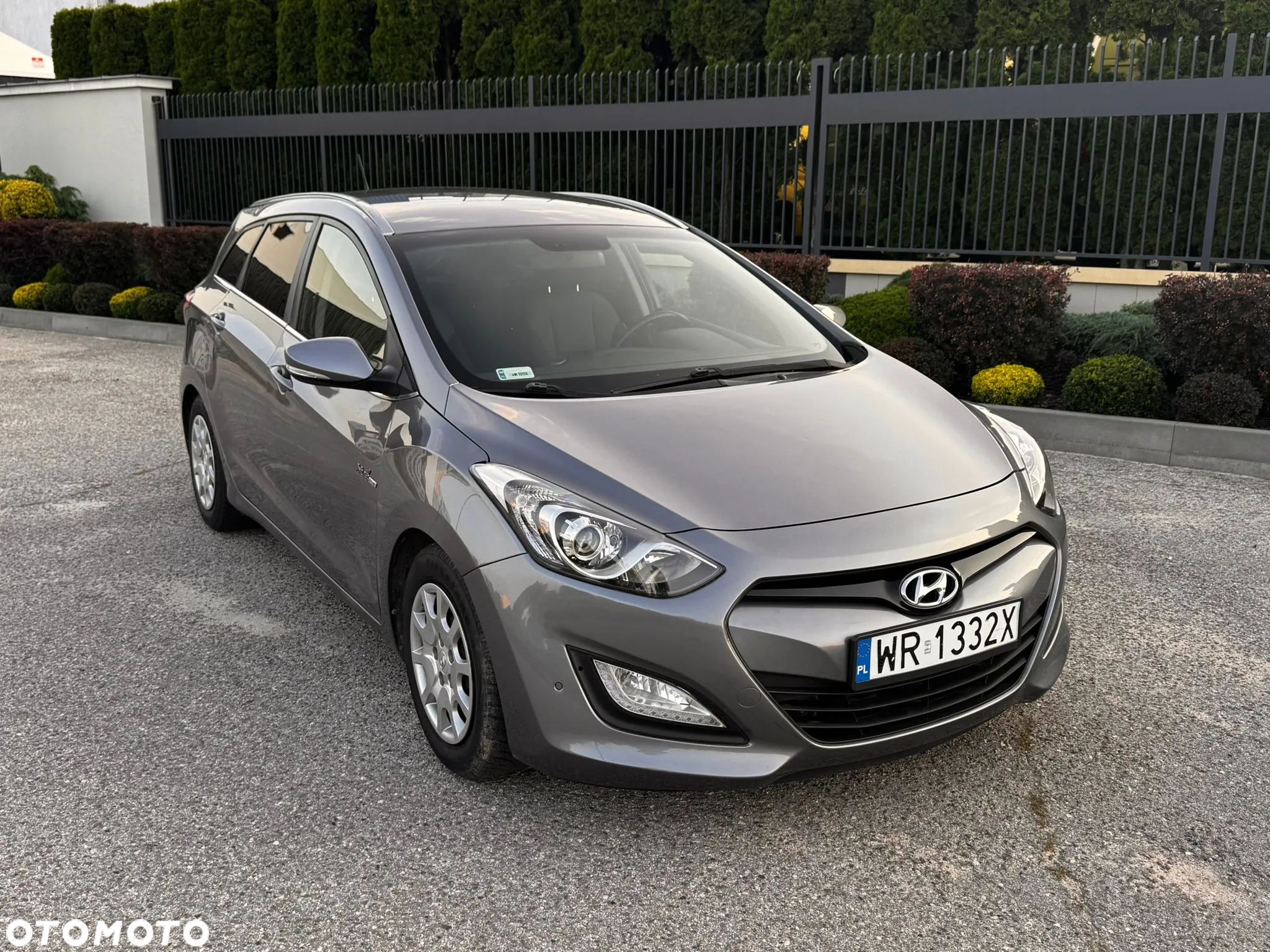 Hyundai i30 i30cw blue 1.6 CRDi Trend - 1