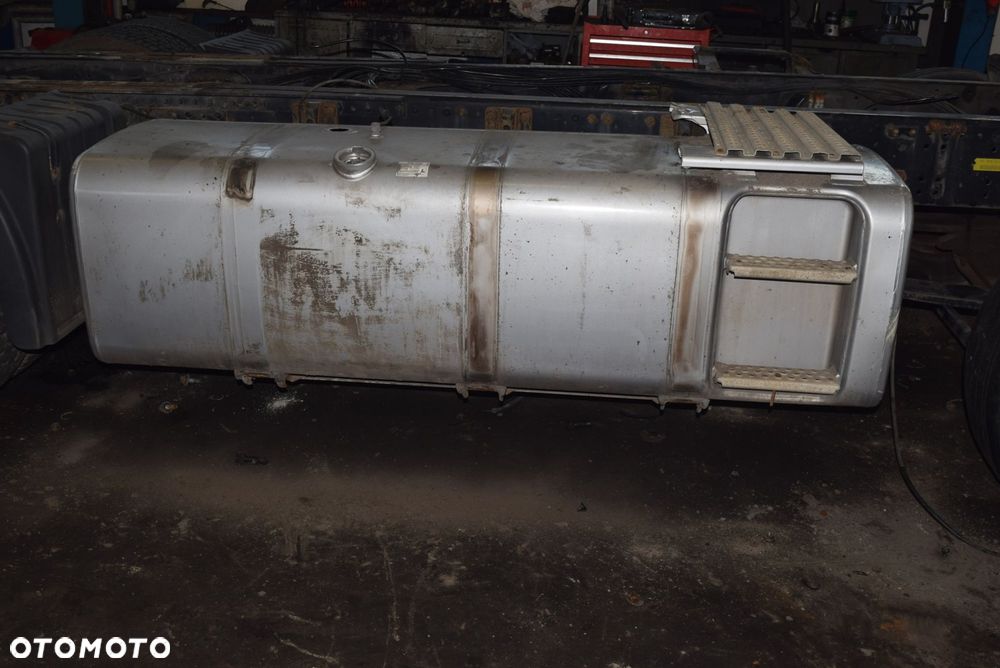 ZBIORNIK PALIWA MAN TGA TGX TGS 780L (KOMPLETNY) - 2