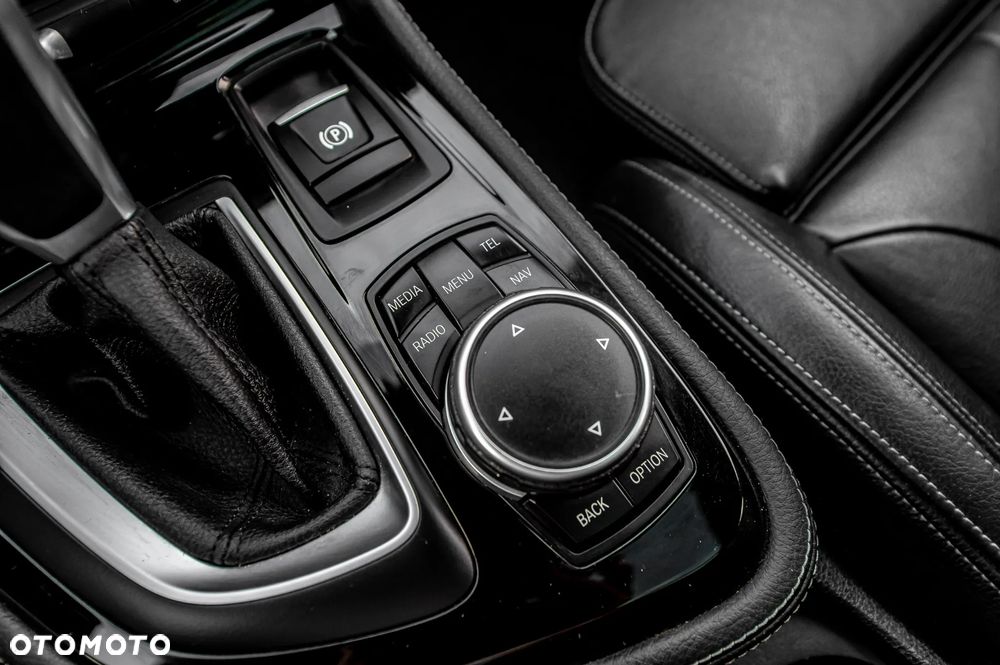 BMW Seria 2 220d xDrive M Sport - 37