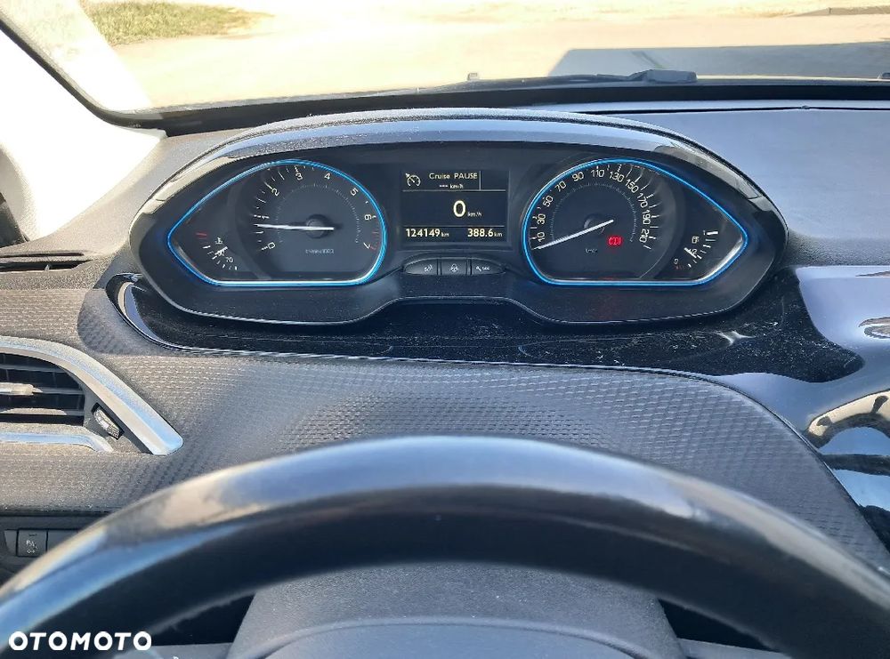 Peugeot 2008 1.2 Pure Tech GPF Active S&S - 19