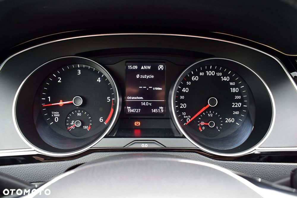 Volkswagen Passat - 10