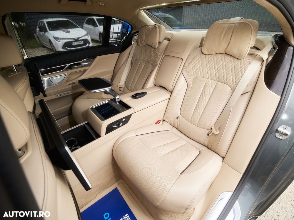 BMW Seria 7 750Li xDrive - 22