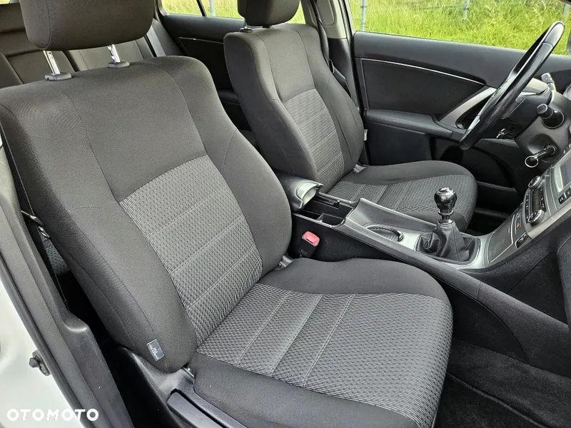 Toyota Avensis 2.0 D-4D Premium - 21