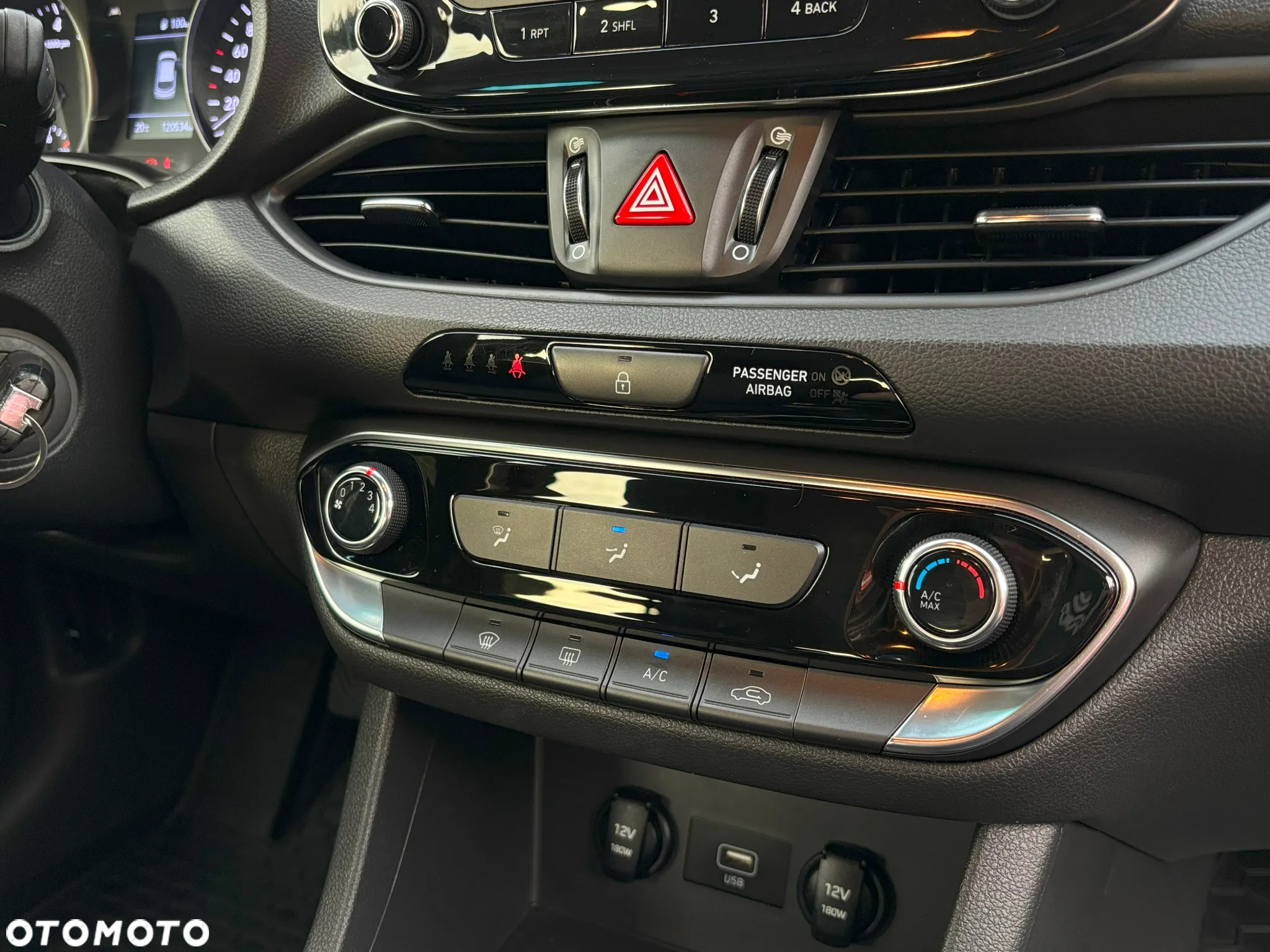 Hyundai i30 1.5 DPI Classic + - 32