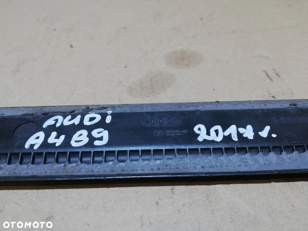 Listwa Progowa Prawa Przód Audi A4 B9 - 3