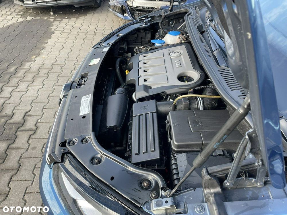 Volkswagen Touran - 13