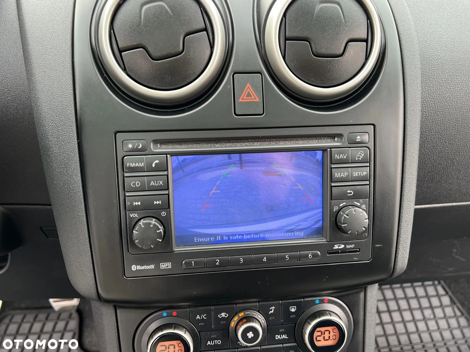 Nissan Qashqai 2.0 dCi 4 x 4 DPF tekna - 26