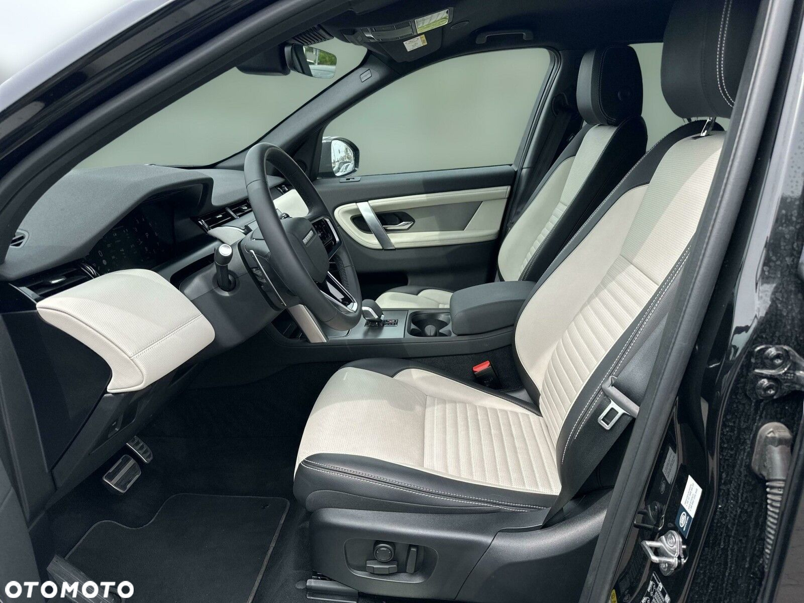Land Rover Discovery Sport - 10