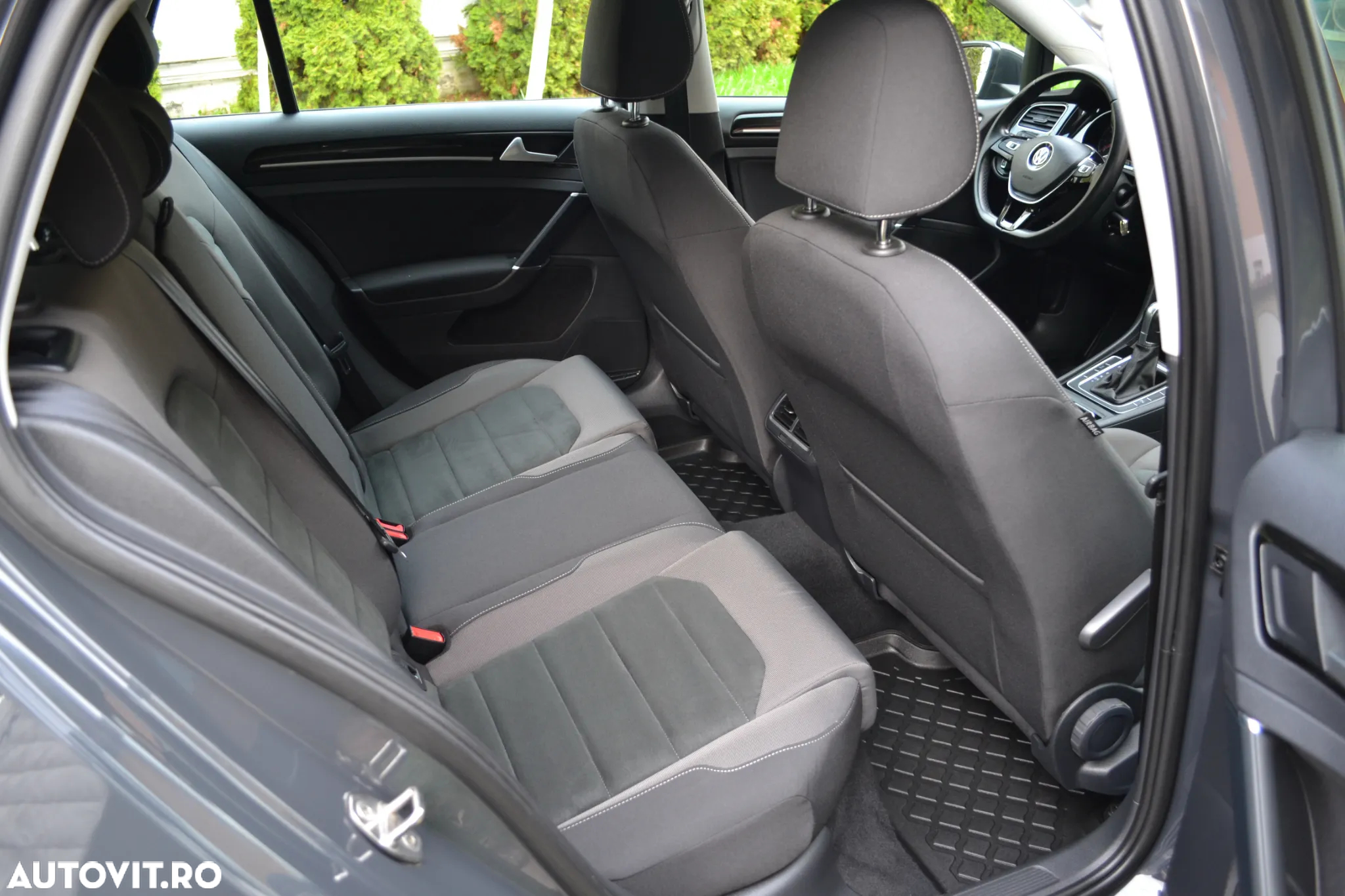 Volkswagen Golf - 9