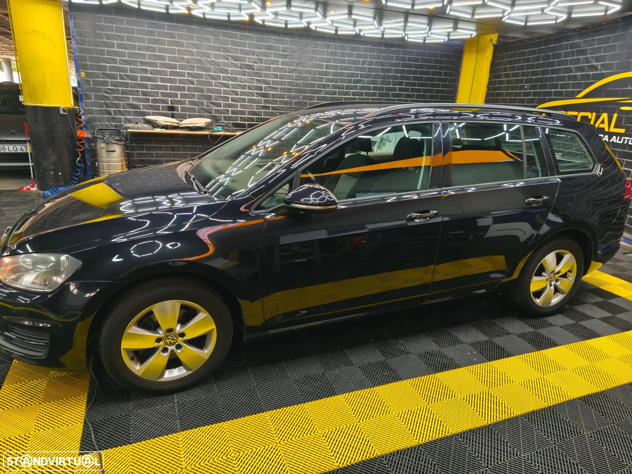 VW Golf Variant 1.6 TDi Highline - 1