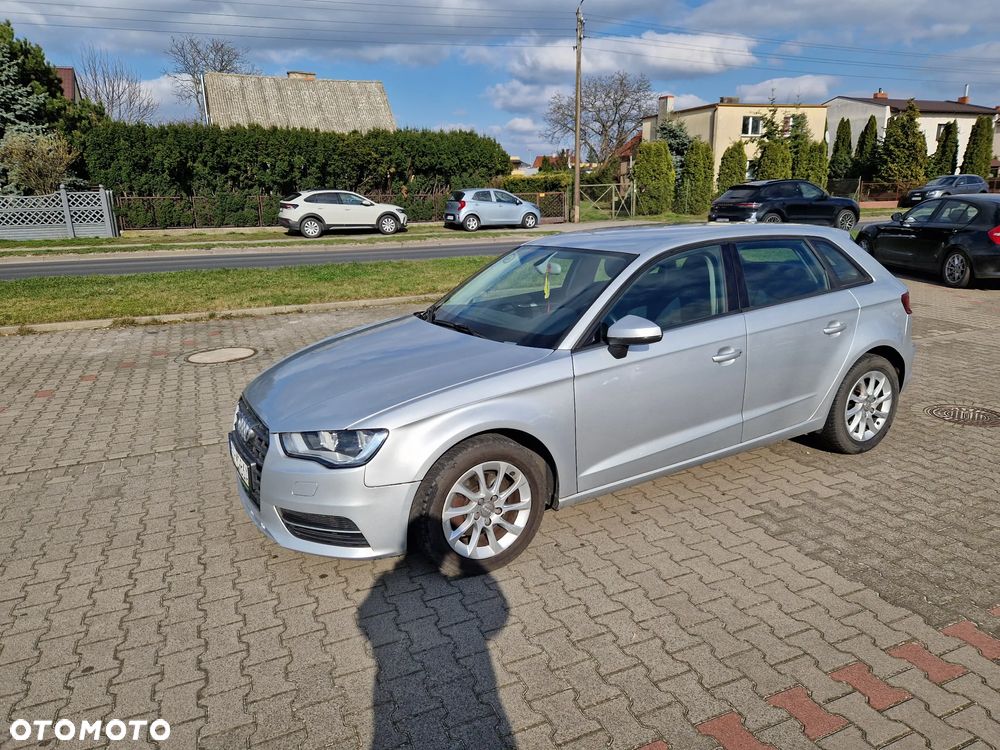 Audi A3 Sportback 1.6 TDI DPF Attraction - 7