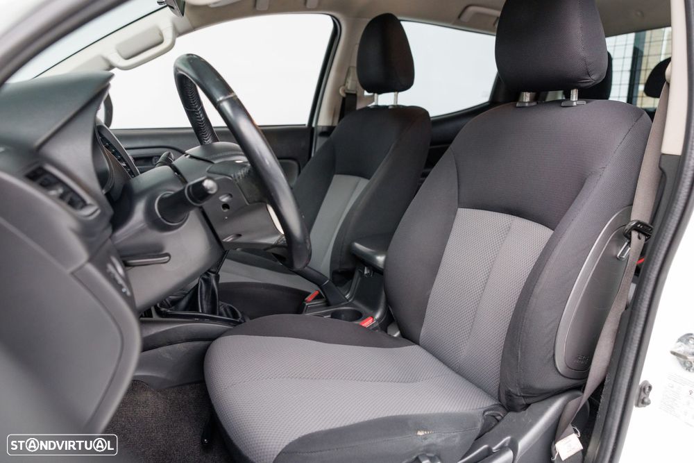 Mitsubishi L200 2.3 DI-D CD Invite 4WD - 6