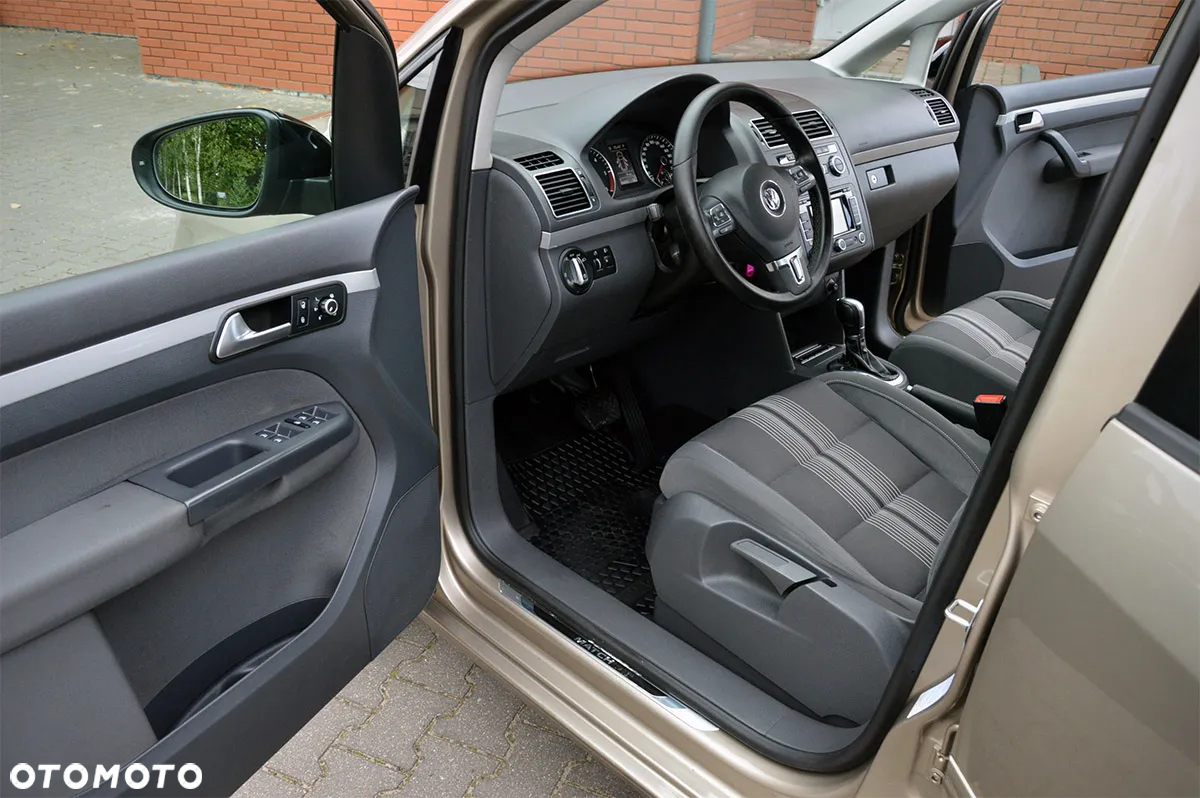 Volkswagen Touran 2.0 TDI DPF DSG MATCH - 14