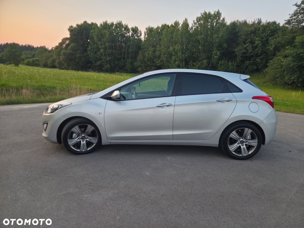 Hyundai i30 1.4 Family+ - 10