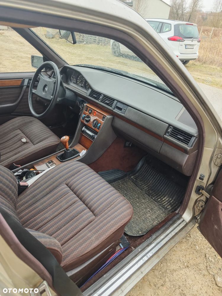 Mercedes-Benz W124 (1984-1993) - 8