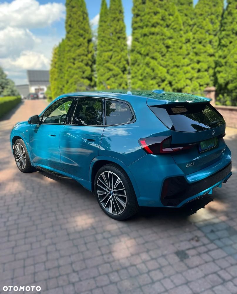 BMW iX1 xDrive30 M Sportpaket - 9