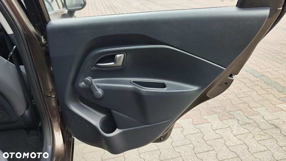 Kia Rio 1.2 Attract - 26