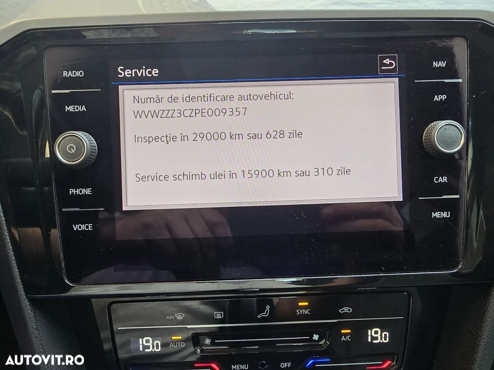 VOLKSWAGEN Passat 2023 — imagine 23