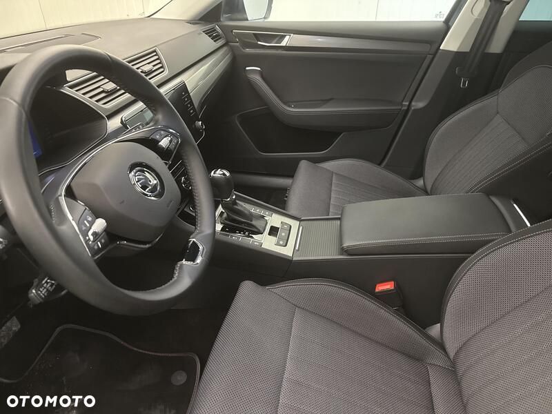 Skoda Superb 2.0 TDI SCR Style DSG - 11