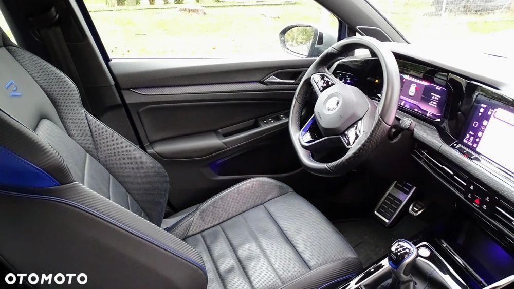 Volkswagen Golf - 34