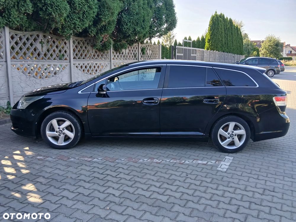 Toyota Avensis - 15