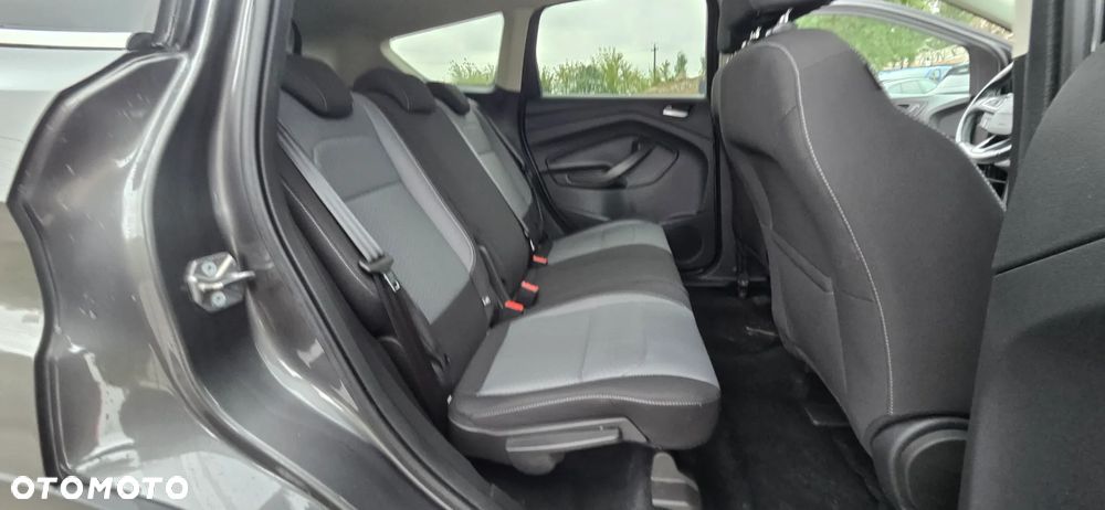 Ford Kuga 1.5 EcoBoost 2x4 Titanium - 34