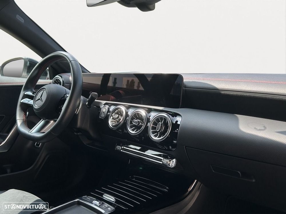 Mercedes-Benz CLA 250 - 12