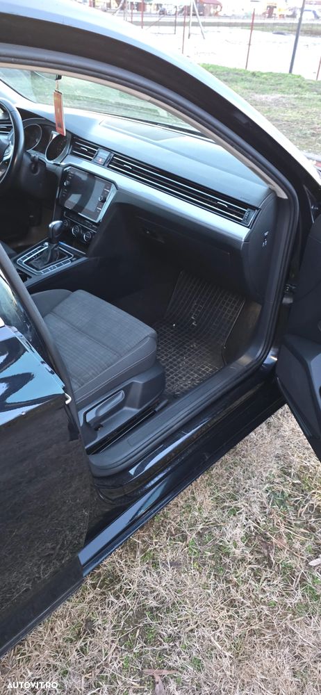 Volkswagen Passat 2.0 TDI DSG Comfortline - 11