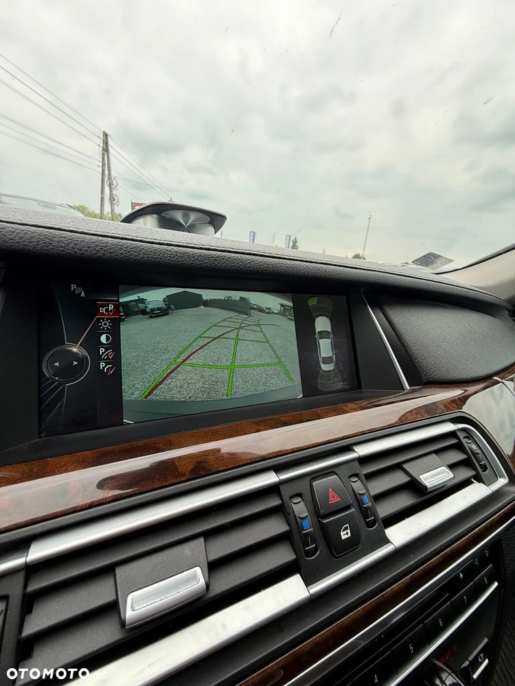 BMW Seria 7 750d xDrive - 28