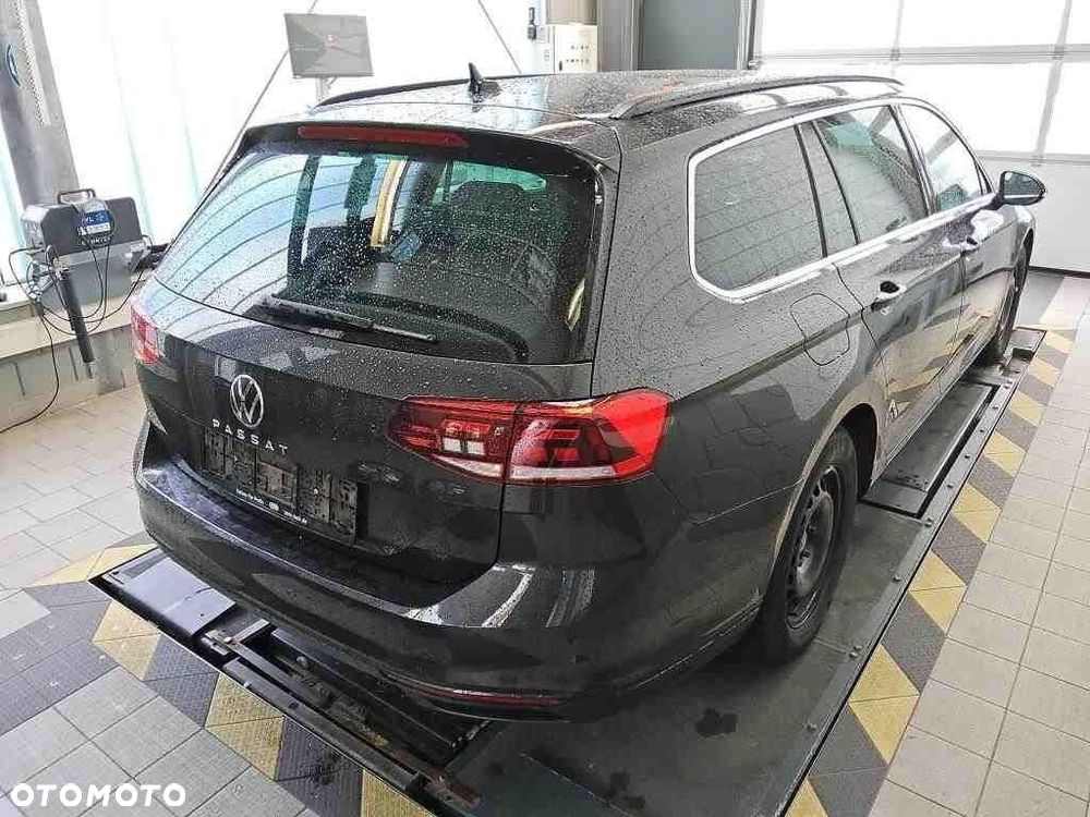 Volkswagen Passat - 3