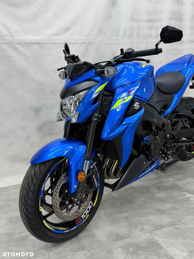 Suzuki GSX 1000 - 32