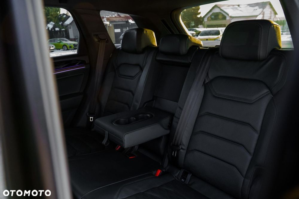 Volkswagen Touareg 3.0 V6 TFSI 4Motion R-Line - 32