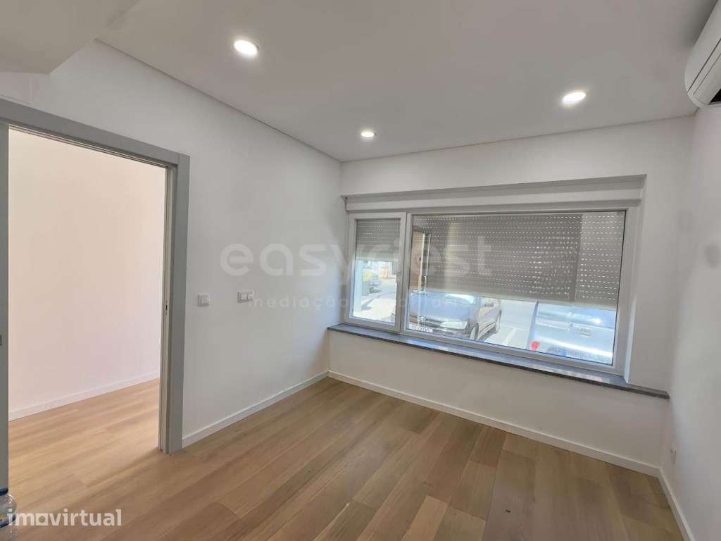 Espetacular Transformação de Loja em Apartamento T2+1 com Espaço Ex... - Grande imagem: 4/24
