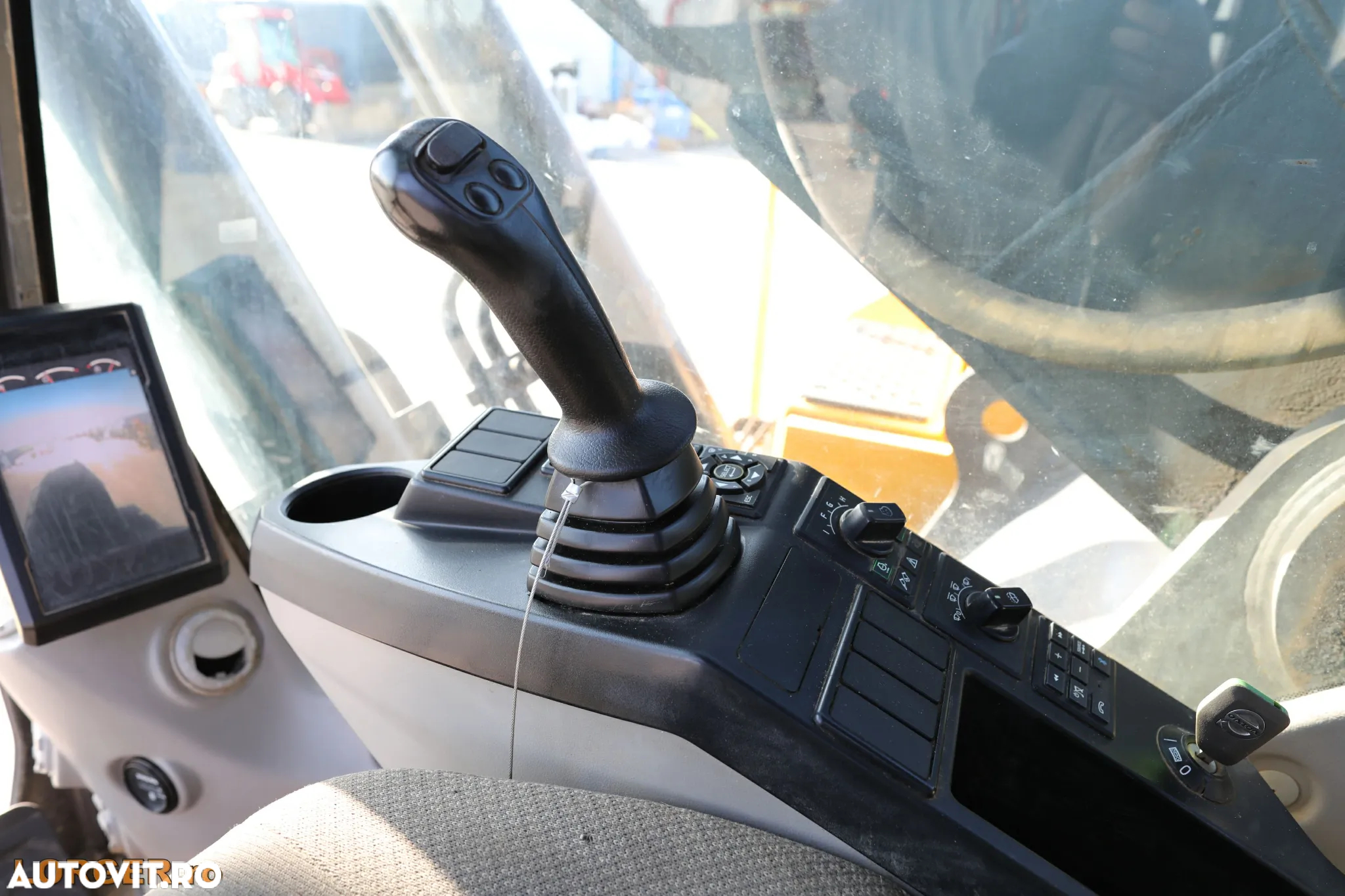 Volvo EC 300 EL - 15