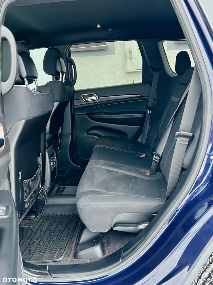 Jeep Grand Cherokee - 16