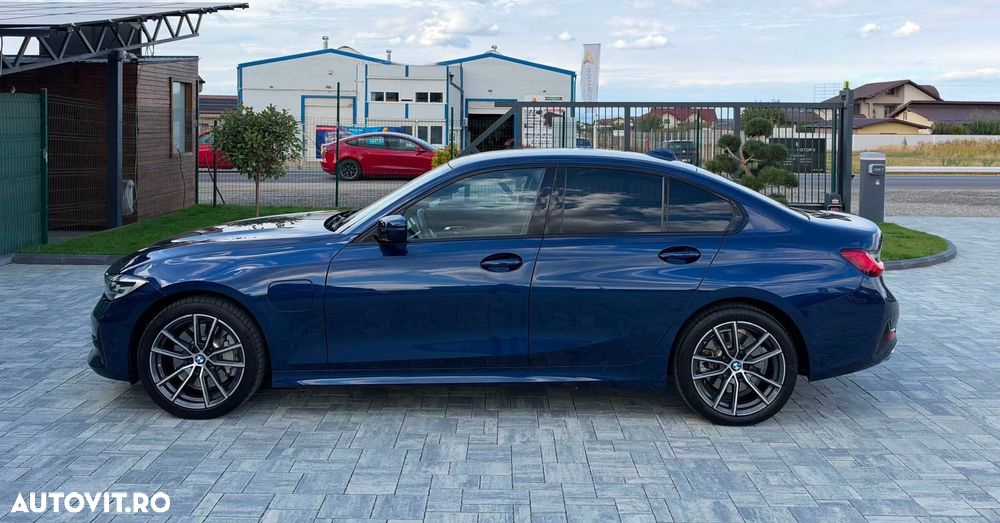 BMW Seria 3 330e Aut. Sport Line - 11