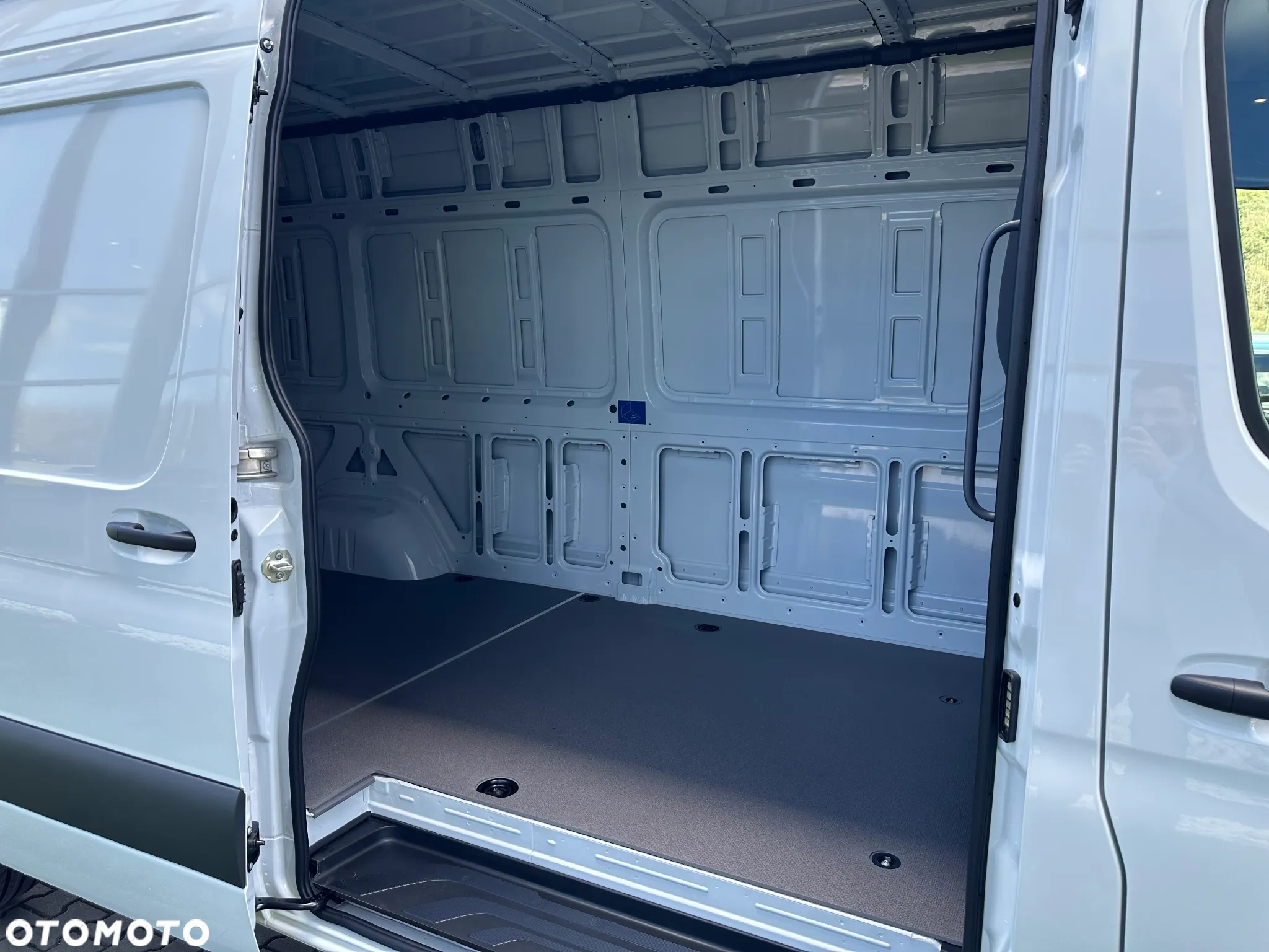 Mercedes-Benz Sprinter 317 CDI Furgon PRO długi 4325 mm L3H2 - 16
