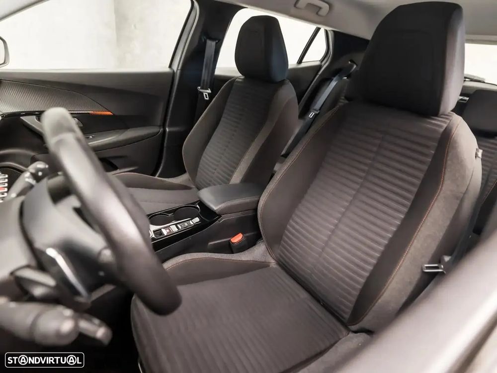 Peugeot 2008 PureTech 130 EAT8 Active - 5