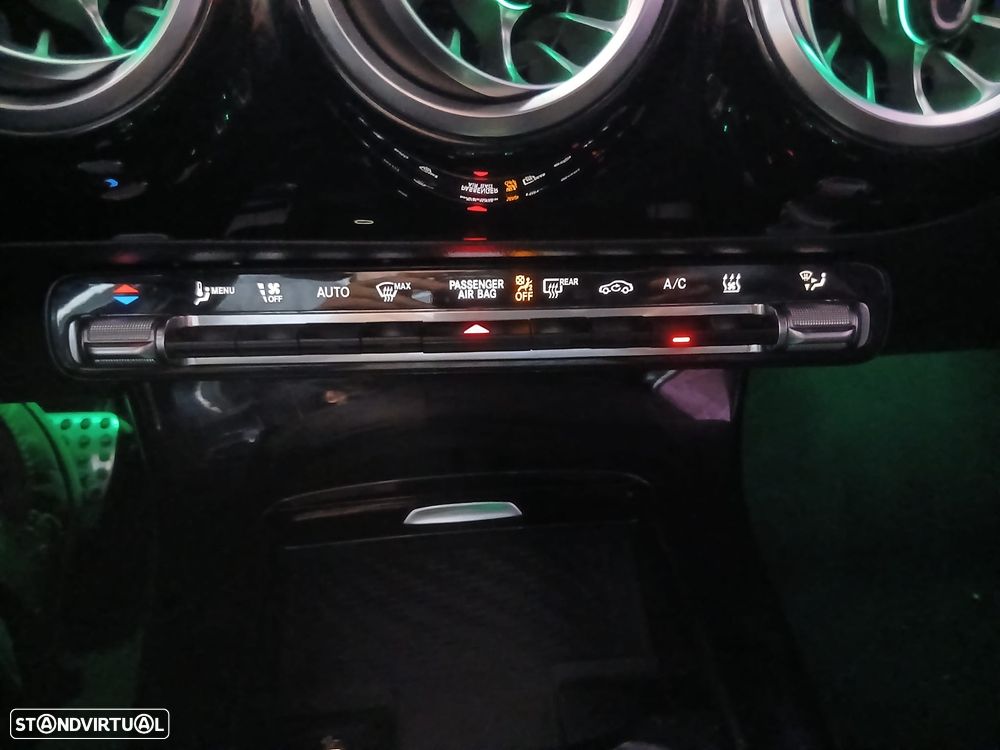 Mercedes-Benz A 250 e AMG Line - 23