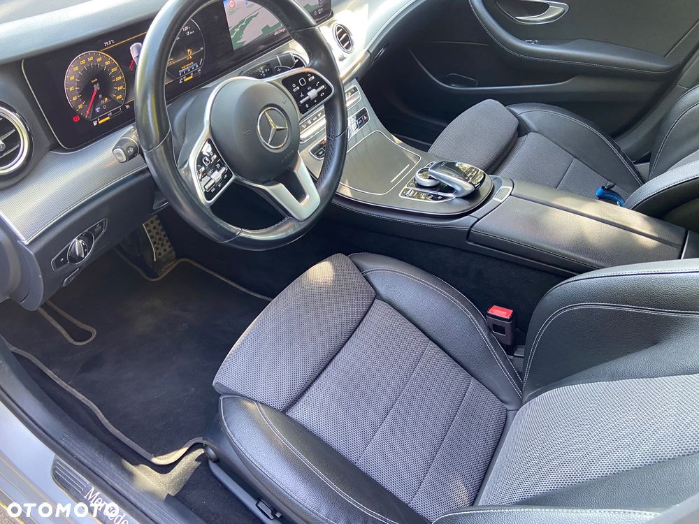 Mercedes-Benz Klasa E 220 d 9G-TRONIC Exclusive - 16