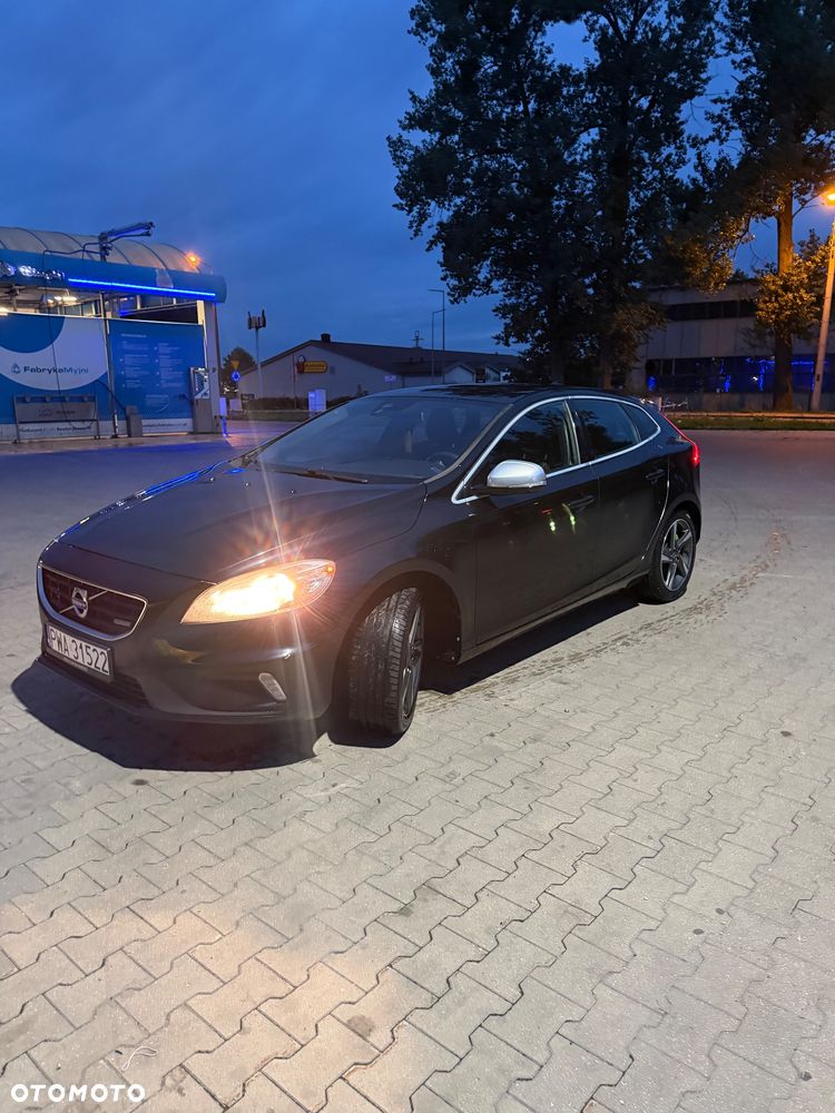 Volvo V40 D2 R-Design - 6