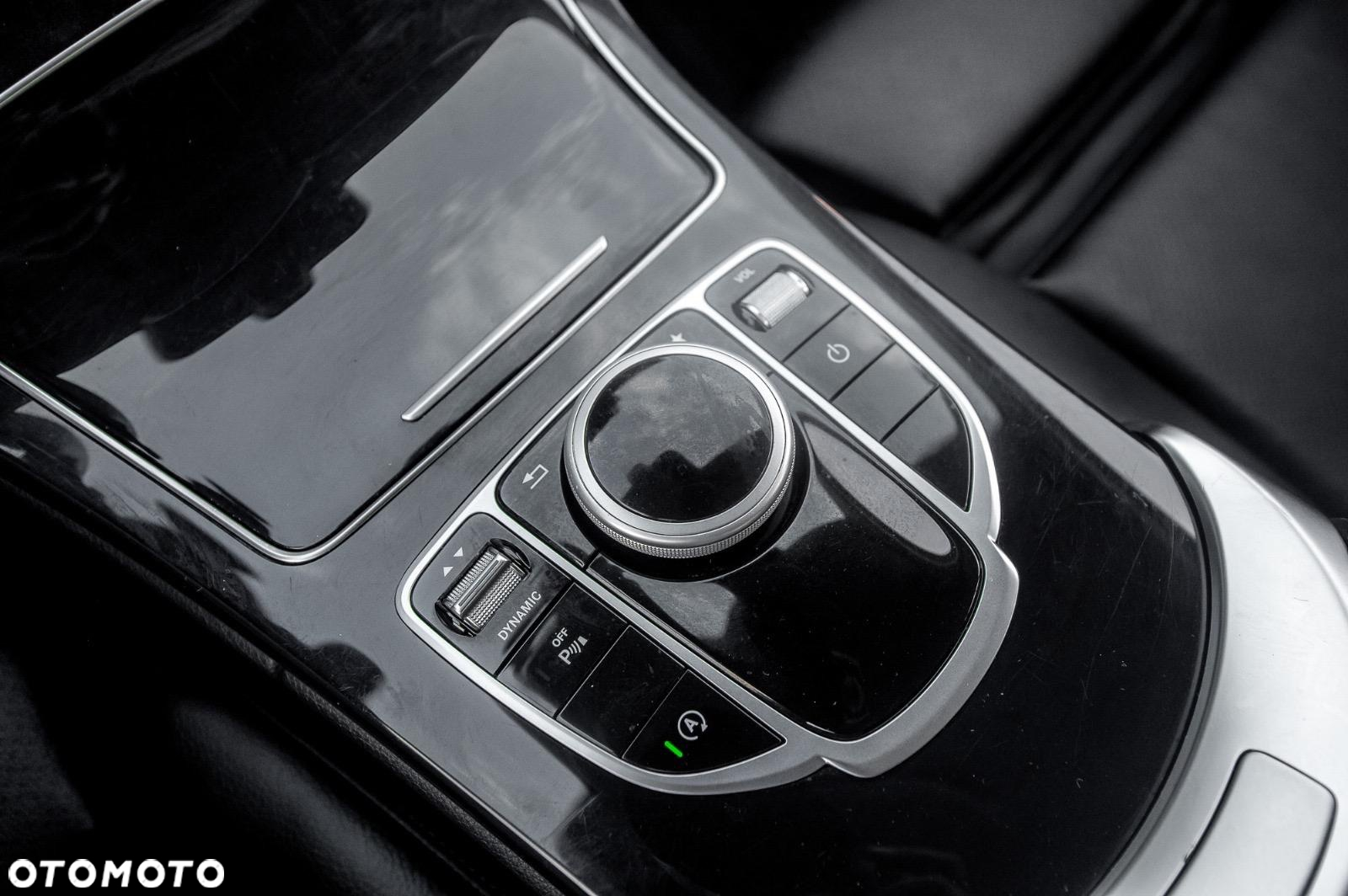 Mercedes-Benz Klasa C 220 d 4-Matic 9G-TRONIC - 31