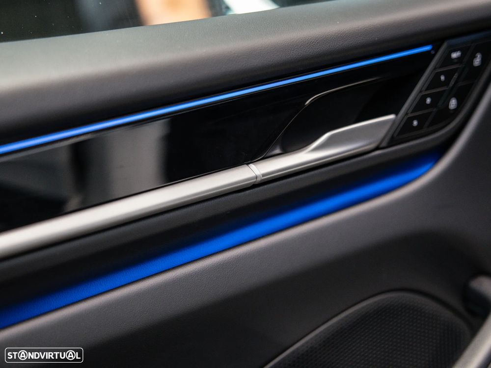 Porsche Macan Electric - 18