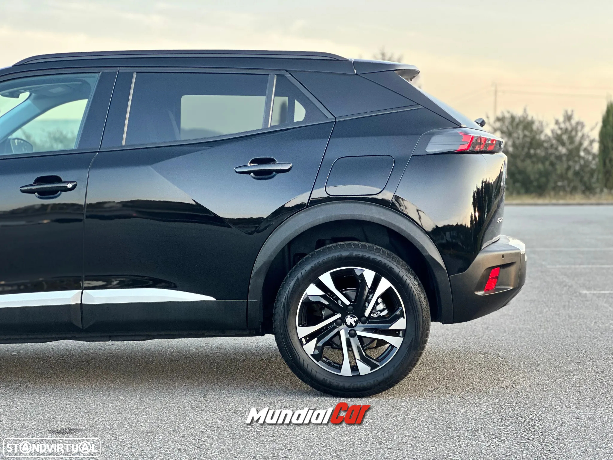 Peugeot 2008 1.5 BlueHDi Allure Pack - 19